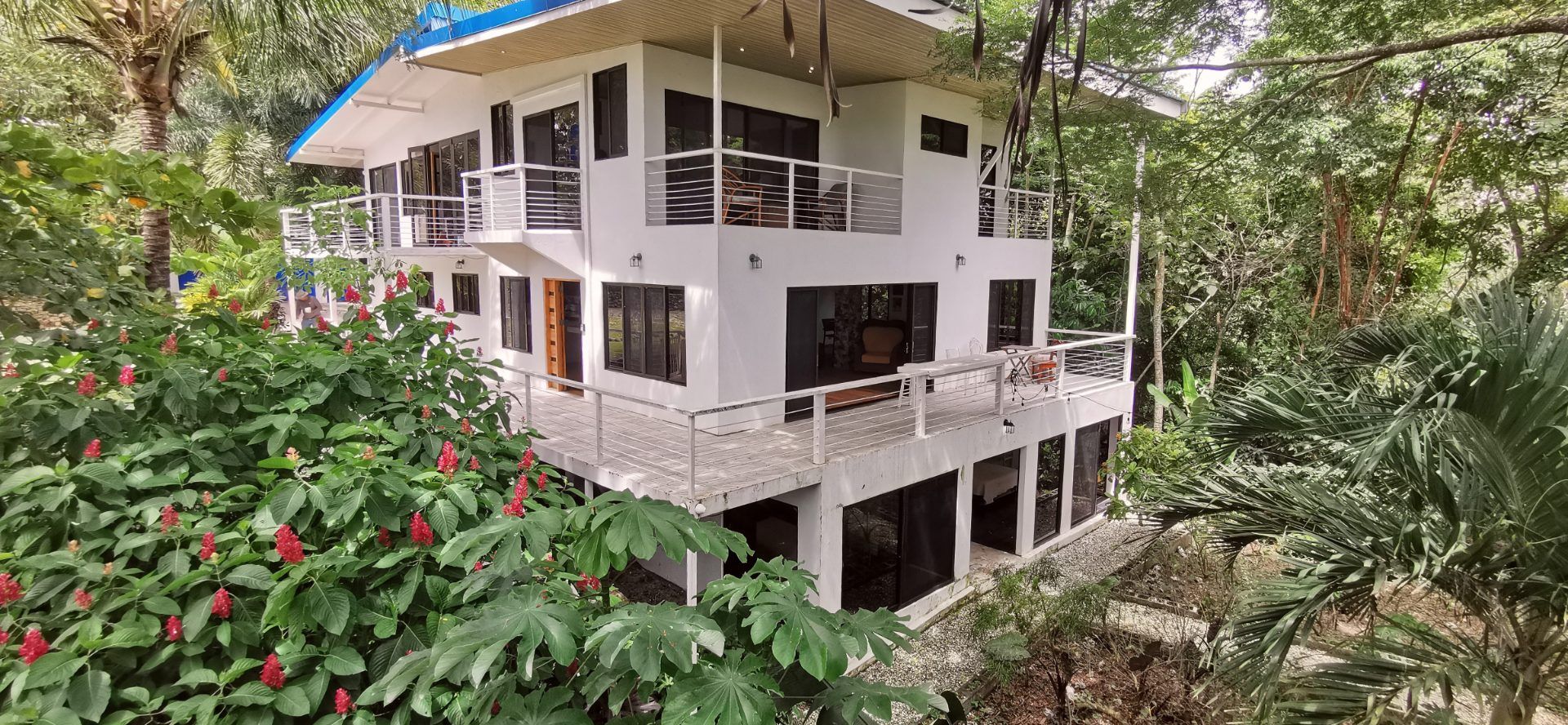 Off the Grid private compound with unique amenities photo 2