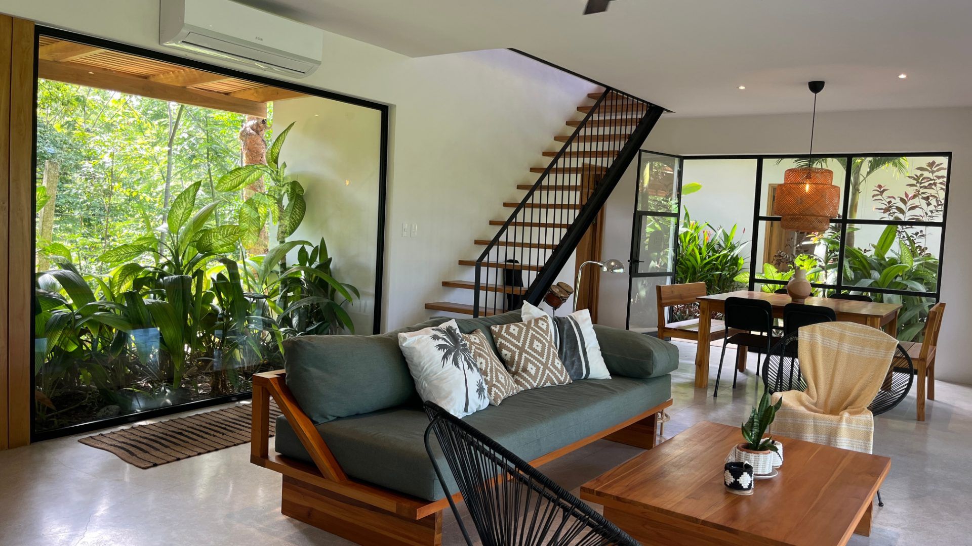 Quiet Hillside Villa | 10 minutes to Playa Hermosa photo 4